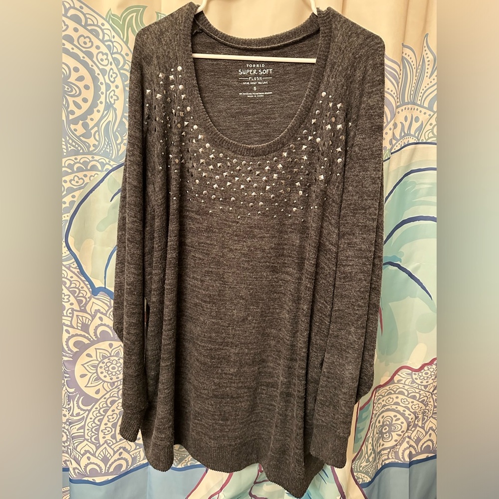 Torrid size 5 grey studded mid weight sweater